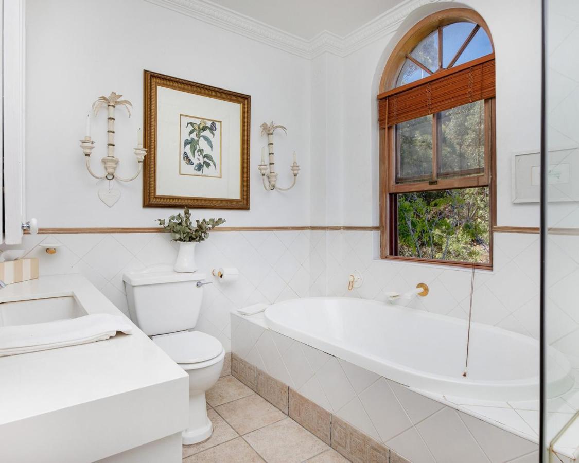 Villa Del Mar - "Luxurious En-Suite Bedroom With Lounge And Stunning Sea View Balcony In Bantry Bay" ケープタウン エクステリア 写真