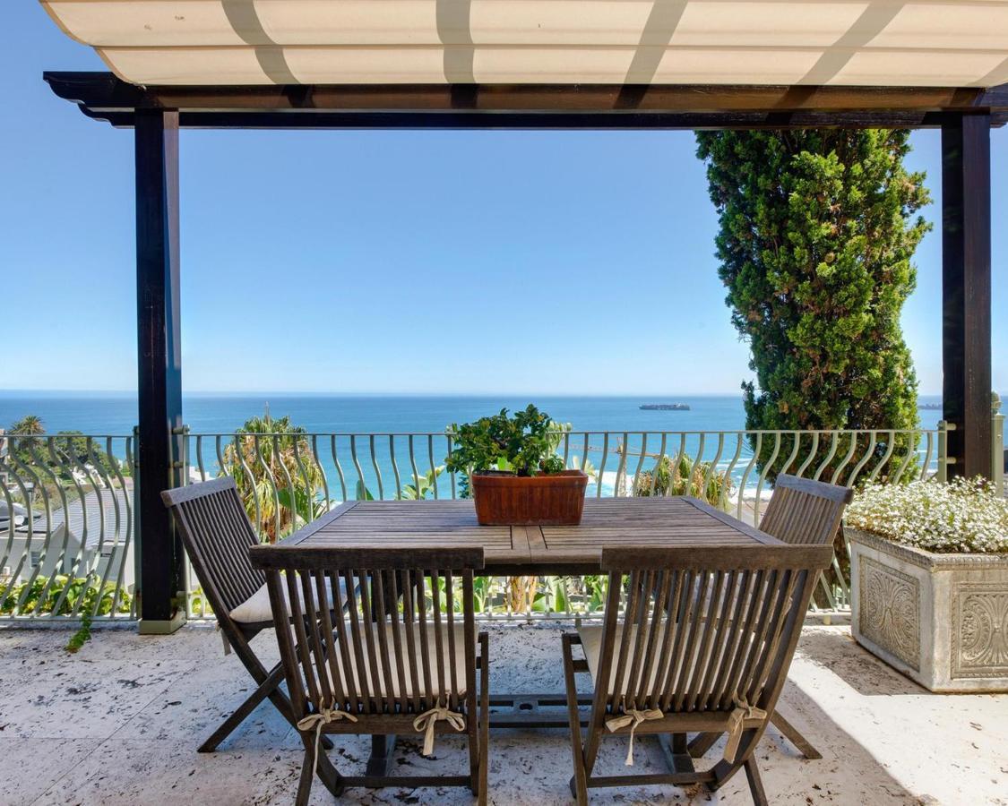 Villa Del Mar - "Luxurious En-Suite Bedroom With Lounge And Stunning Sea View Balcony In Bantry Bay" ケープタウン エクステリア 写真