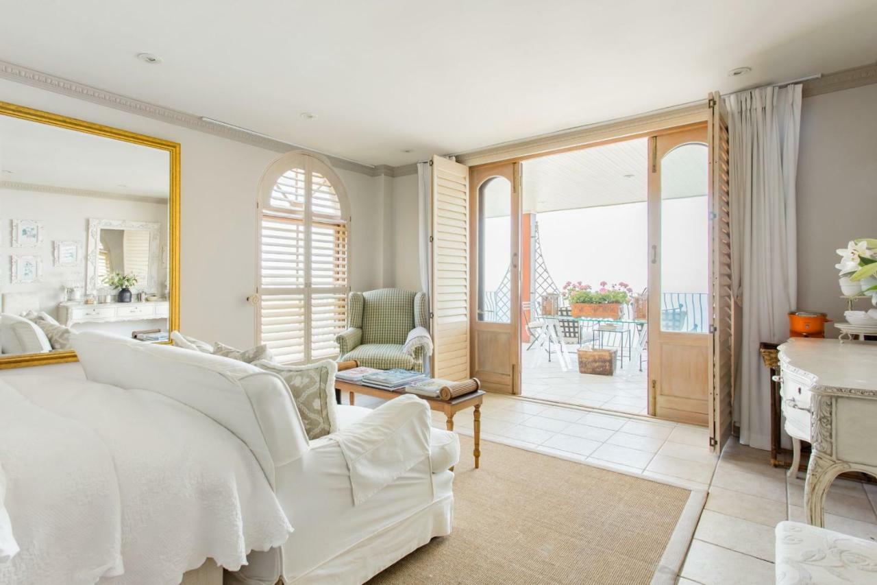 Villa Del Mar - "Luxurious En-Suite Bedroom With Lounge And Stunning Sea View Balcony In Bantry Bay" ケープタウン エクステリア 写真